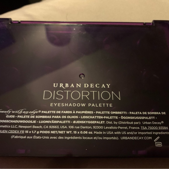 Urban Decay Distortion palette - Picture 3 of 4
